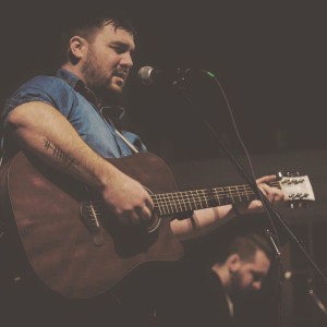 Zac Mason live at Hedges Family Estate on Red Mountain | Tri-City Vibe